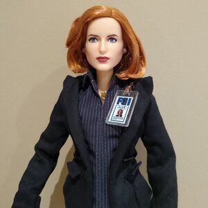 Mint 2018 Barbie Signature 25th Anniversary The X-Files Agent Dana Scully Doll